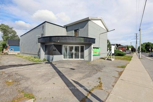 {{alt}} | Card Image