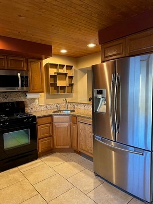 1-4 Linda Cir, Shrewsbury, MA, 01545-4264 | Card Image