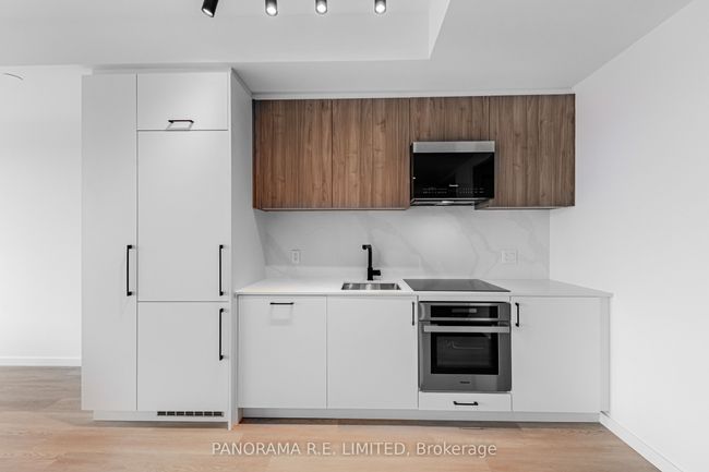 623 - 689 The Queensway, Condo with 2 bedrooms, 2 bathrooms and 1 parking in Etobicoke ON | Image 4
