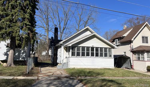 936 Stocker Ave, Flint, MI, 48503-3060 | Card Image