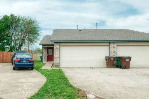 1502 Zephyr Ln, Round Rock, TX, 78664-7051 | Card Image