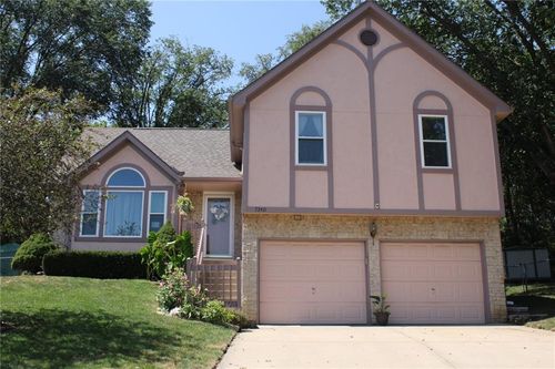 7340 N Rhode Avenue, Kansas City, MO, 64152 | Card Image