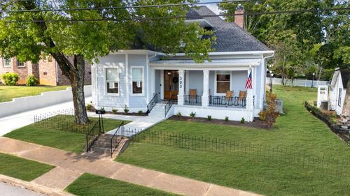 303 W College St, DICKSON, TN, 37055-1701 | Card Image