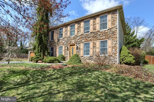4016 Crooked Hill Rd, HARRISBURG, PA, 17110-9548 | Card Image