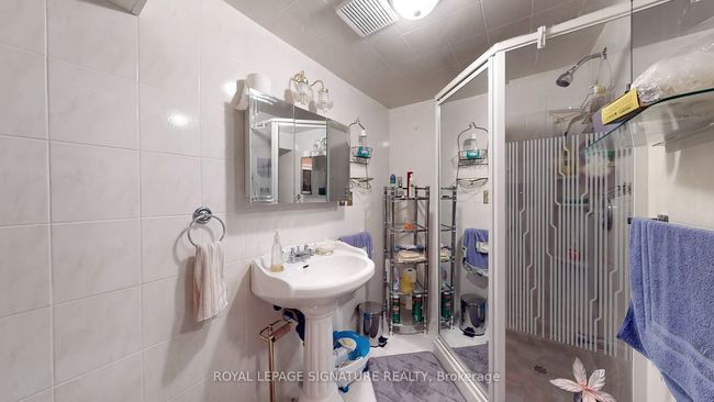 180 Kingknoll Dr, House other with 8 bedrooms, 4 bathrooms and 2 parking in Brampton ON | Image 46