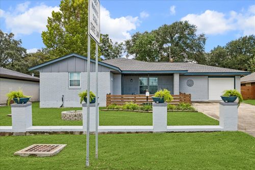1115 25th Ave N, Texas City, TX, 77590-5524 | Card Image