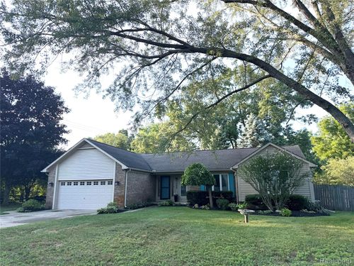 1580 Carthage, Commerce Twp, MI, 48382-1906 | Card Image