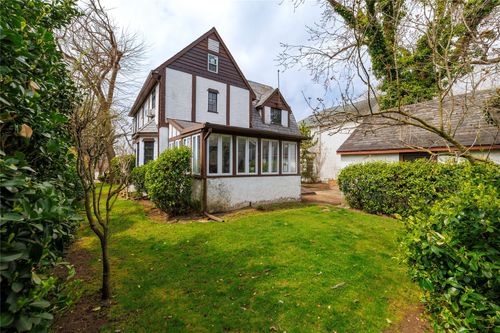 5 Shelton Ct, Rockville Centre, NY, 11570-5834 | Card Image