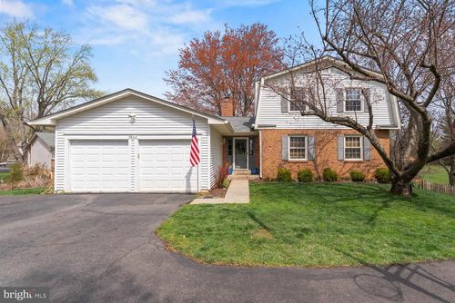 9822 Wolcott Dr, BURKE, VA, 22015-3841 | Card Image