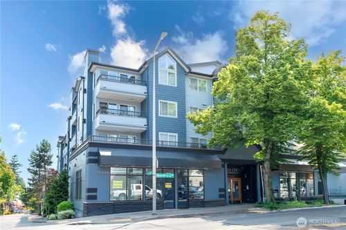 apt-302-9222 Roosevelt Way Ne, Seattle, WA, 98115-2858 | Card Image