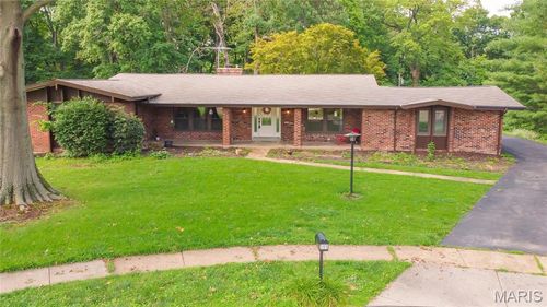 395 Statesman Ct, Chesterfield, MO, 63017-3213 | Card Image