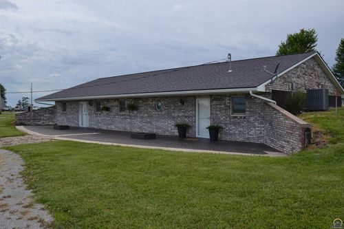 2599 Shetland Rd, Waverly, KS, 66871-9311 | Card Image