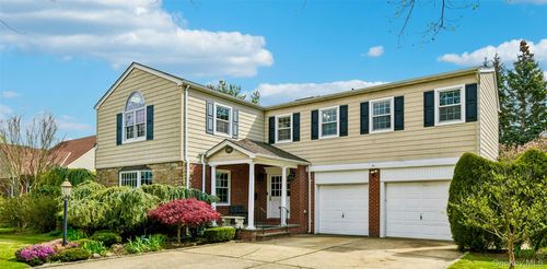 221 Kensington Rd, Garden City, NY, 11530-1314 | Card Image