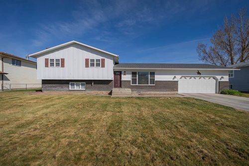 1831 Circle Rd, Worland, WY, 82401-2507 | Card Image