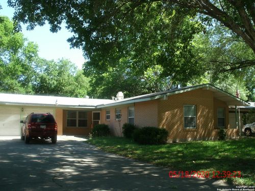 409 E Wright Blvd, Universal City, TX, 78148-4526 | Card Image