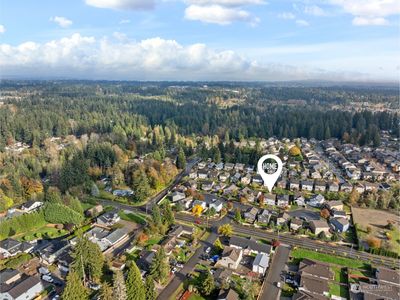 Life at Veremonte ideally situates you just minutes away from the hubs of both Lynnwood and Mill Creek, with access to new light rail, shopping, restaurants, parks and more within minutes. | Image 2