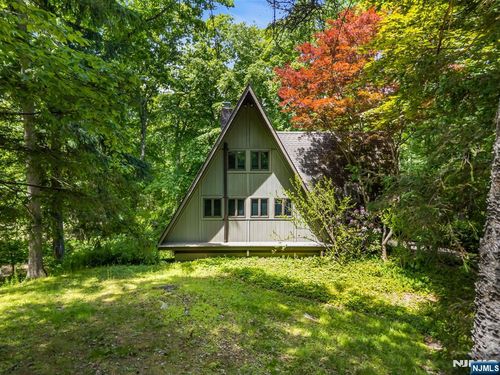 56 High Hill Rd, Tuxedo Park, NY, 10987-3509 | Card Image