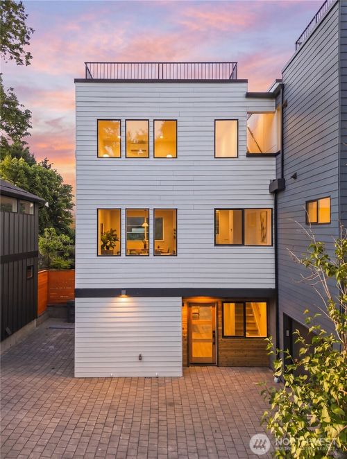 b-11733 Durland Ave Ne, Seattle, WA, 98125-5902 | Card Image