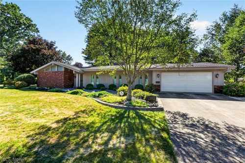 263 Townsend Ave, Conneaut, OH, 44030-2032 | Card Image