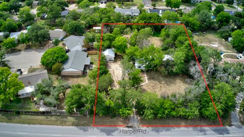 614 Harper Rd, Kerrville, TX, 78028-2913 | Card Image