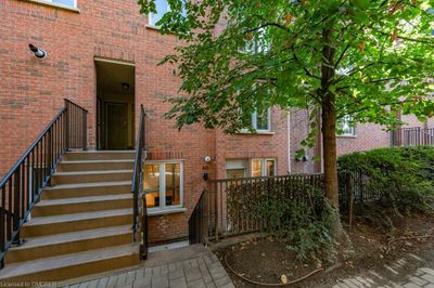 521 - 10 Douro St, Townhouse with 2 bedrooms, 1 bathrooms and 1 parking in Toronto ON | Image 3