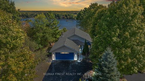 4522 Sills Bay Rd, Sydenham, ON, K0H2T0 | Card Image