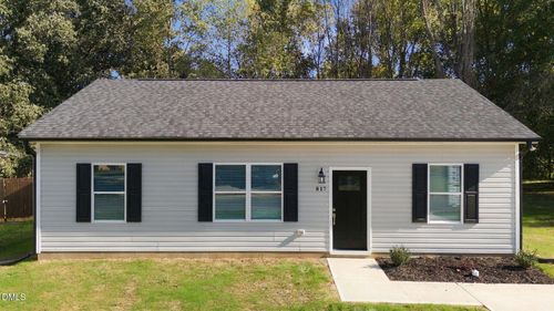 817 Blount St, Smithfield, NC, 27577-5303 | Card Image