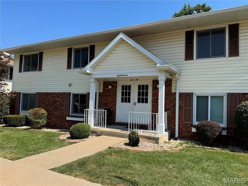 808 Huckleberry Heights Dr, Hannibal, MO, 63401-5680 | Card Image