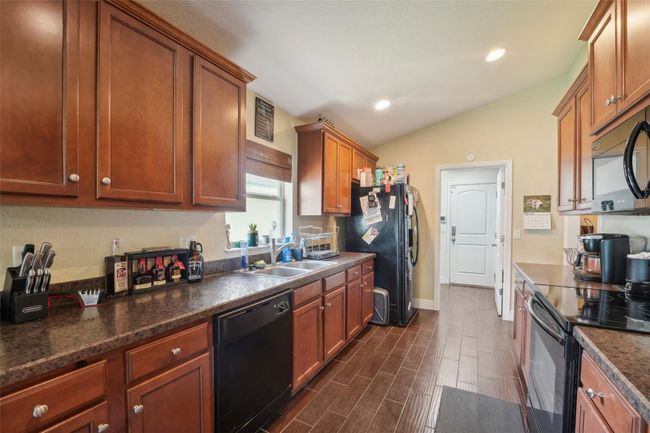 10711 Standing Stone Dr, House other with 3 bedrooms, 2 bathrooms and null parking in Wimauma FL | Image 4
