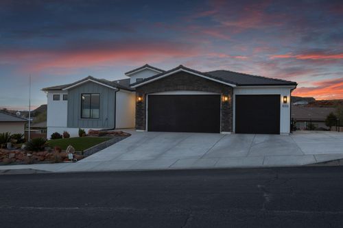 1033 N 2050 East Cir, St George, UT, 84770-8627 | Card Image