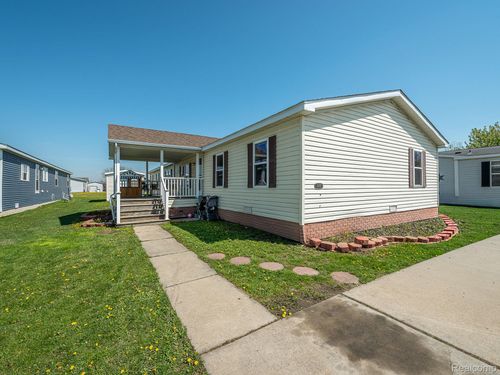 1923 Magnolia St, Newport, MI, 48166-8817 | Card Image