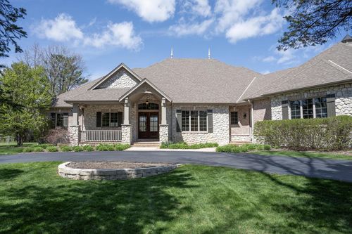 1512 W County Line Road, Mequon, WI, 53092 | Card Image