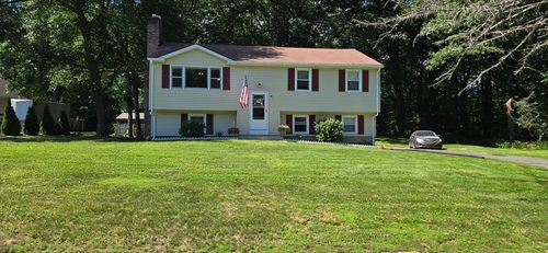 135 Red Fox Dr, Feeding Hills, MA, 01030-2608 | Card Image