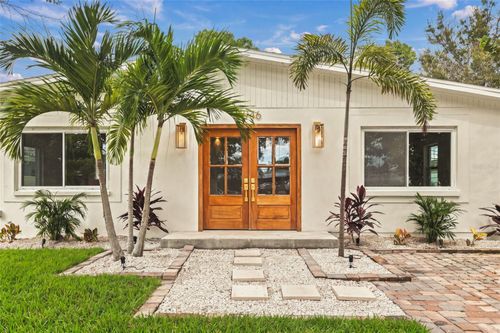 3946 Helena St Ne, ST PETERSBURG, FL, 33703-6032 | Card Image