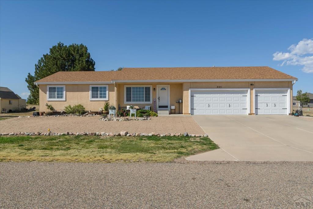 Merrill Dr, Pueblo, CO 81007