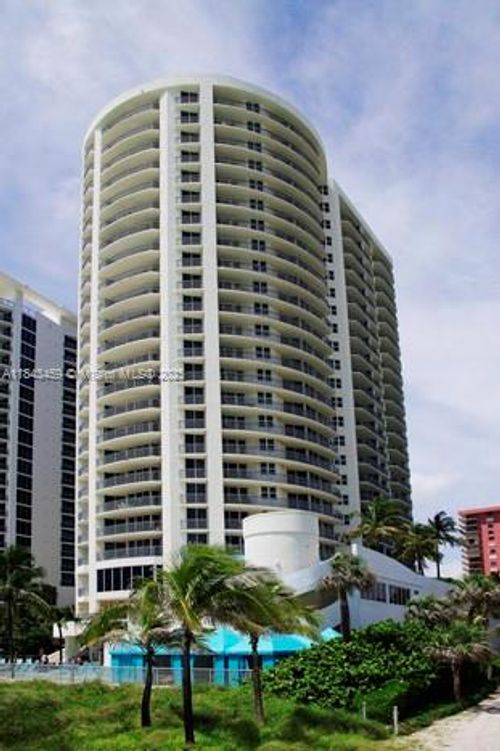 805-17375 Collins Ave, Sunny Isles Beach, FL, 33160-3410 | Card Image