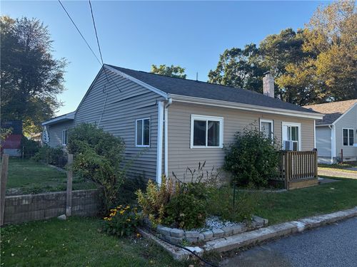 22 Colorado St, Coventry, RI, 02816-5515 | Card Image