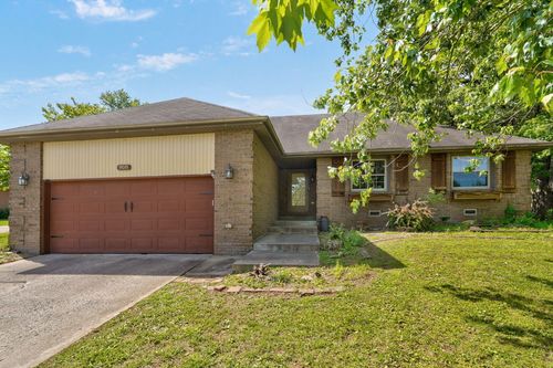 908 Domino Ct, Nixa, MO, 65714-9787 | Card Image