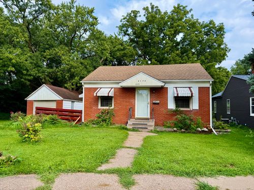 2172 Frisco Dr, Davenport, IA, 52804-2359 | Card Image