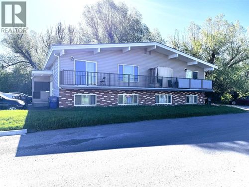 1803 4th Street N, Cranbrook, BC, V1C3L9 | Card Image