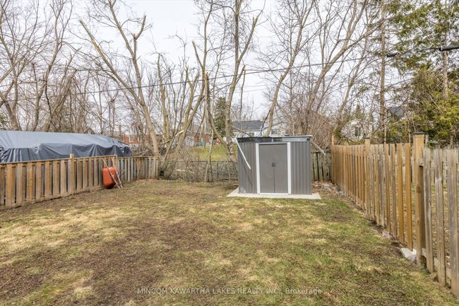 660 Romaine St, House other with 4 bedrooms, 2 bathrooms and 2 parking in Peterborough ON | Image 40