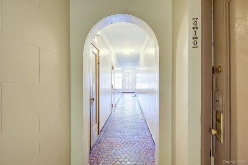 apt-410-4 Dartmouth St, Forest Hills, NY, 11375-5111 | Card Image