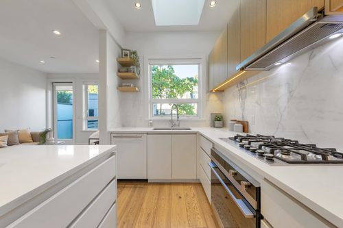 2431 W Broadway, Vancouver, BC, V6K2E8 | Card Image