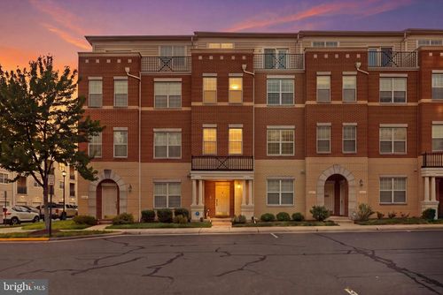 22725-22725 Beacon Crest Ter, BRAMBLETON, VA, 20148-6421 | Card Image