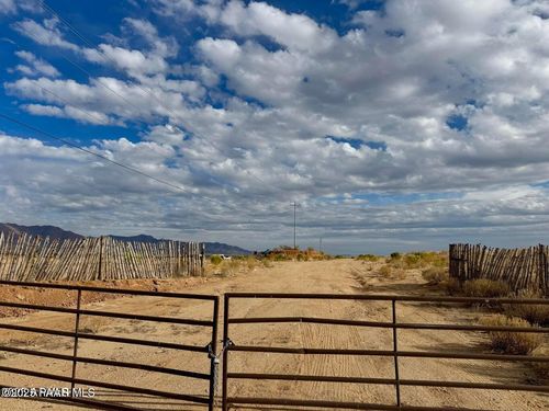 22110 W Sunrise Road, Congress, AZ, 85332 | Card Image