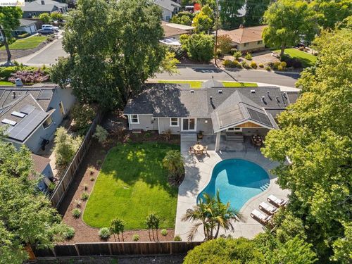 230 Valley Dr, Pleasant Hill, CA, 94523-3538 | Card Image