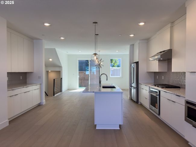 3984 Nw 64 Th Ave, Condo with 3 bedrooms, 3 bathrooms and 2 parking in Camas WA | Image 4