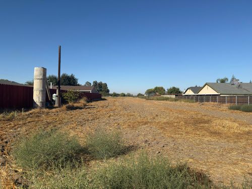 249 S Westwood St, Porterville, CA, 93257-2553 | Card Image