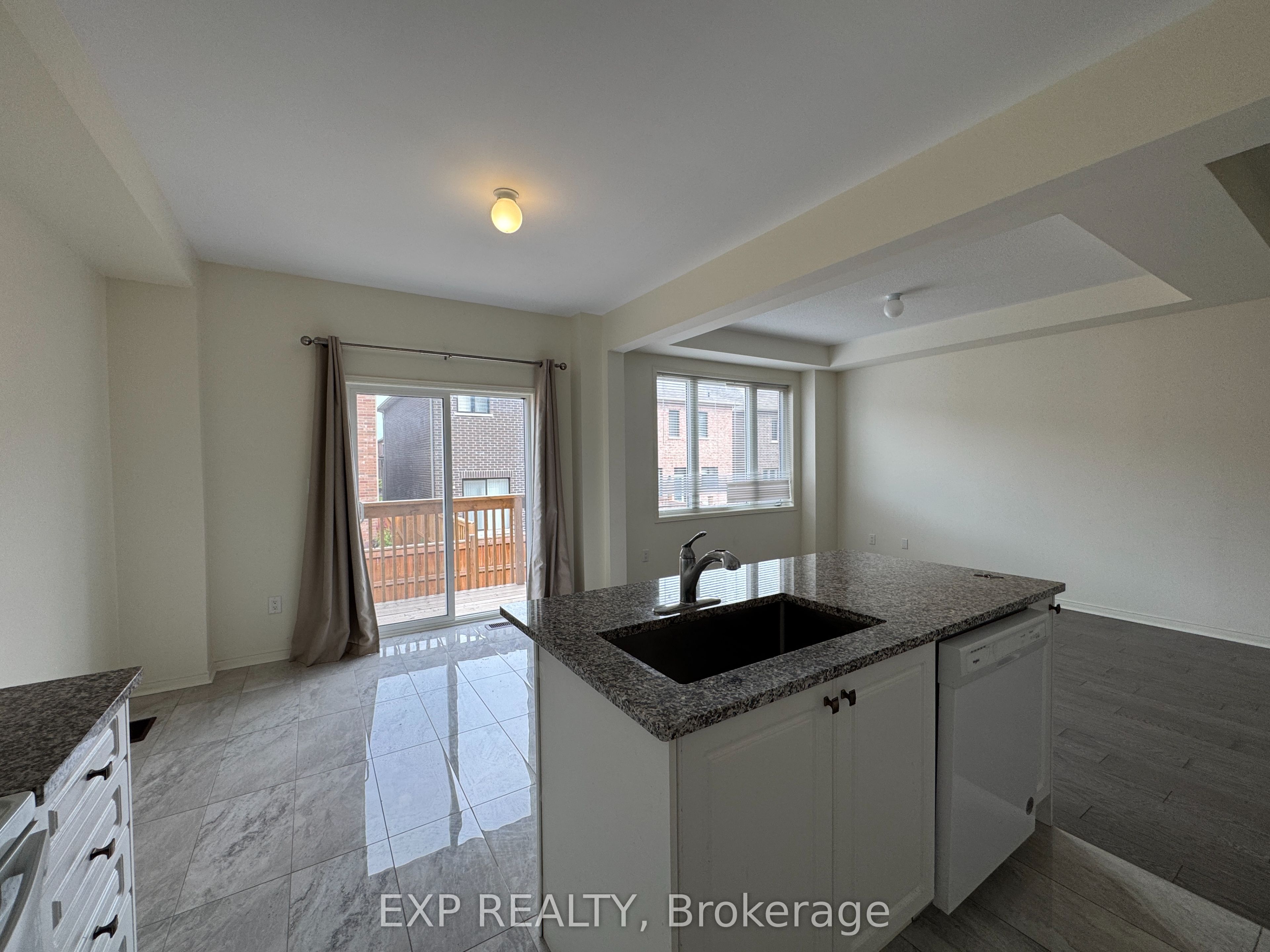 Residential Lease in Richmond Hill 4