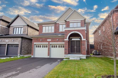 225 Dingman St, Arthur, ON, N0G1A0 | Card Image